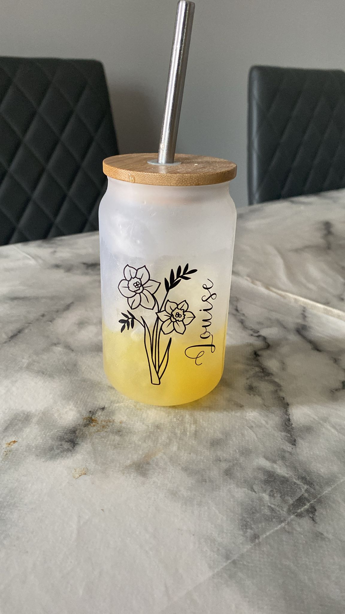 Personalised Frosted Glass Tumbler with Bamboo Lid/Birth Flower Design